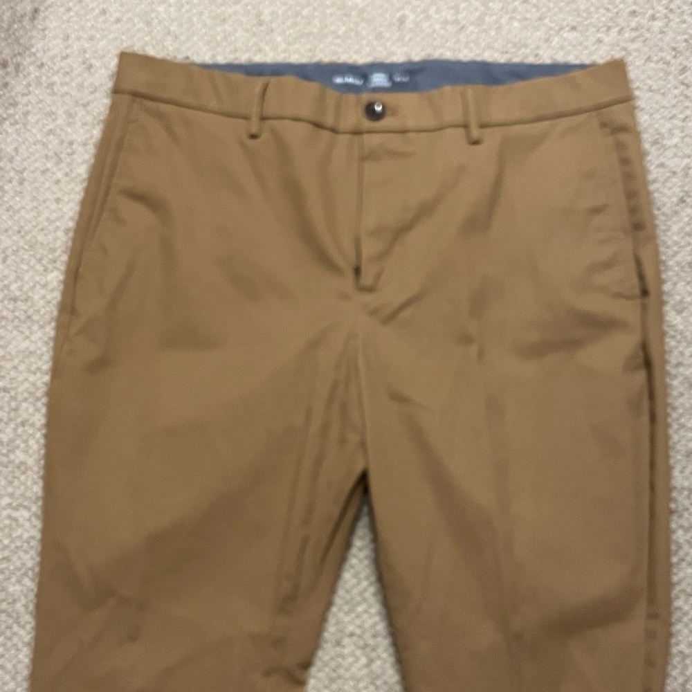 Old Navy Men's Tan Chino Pants - Ultimate Straight Style with Built-In Flex - Picture 3 of 8